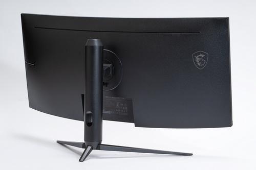 34型＆ウルトラワイド＆湾曲による圧倒的な没入感。価格も手頃なMSIの