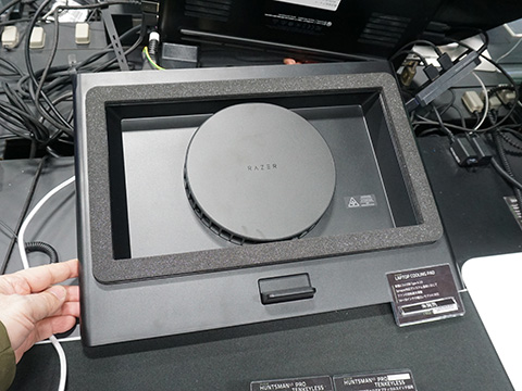 Razerの高機能ノートPC冷却台「Razer Laptop Cooling Pad」が登場