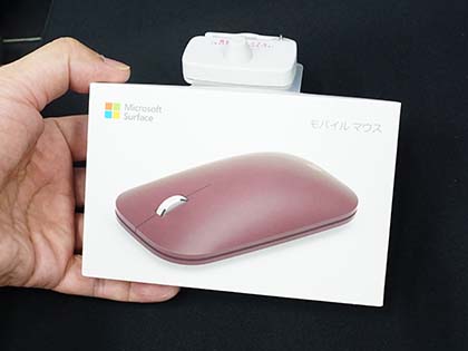 タイプ カバーとお揃いの色が選べる「Surface モバイル マウス」が発売