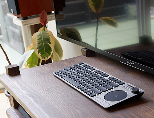 テレビ、PC、スマホをこの1台でカバー！ CORSAIR本気のリビング用