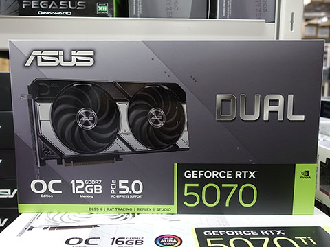 SFF対応2.53スロット設計の「Dual GeForce RTX 5070 12GB GDDR7 OC