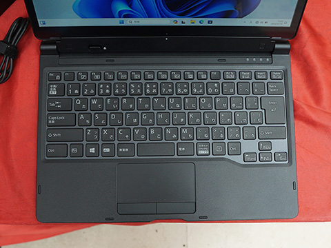 13.3インチWindowsタブレット「ARROWS Tab Q739/AE」が12,800円！第8