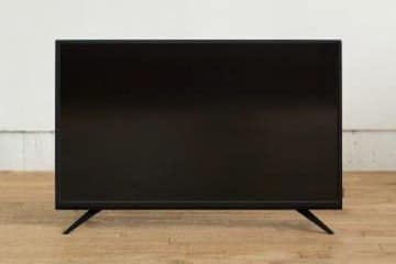 ロゴ無しの白い32型TVなど、ビックカメラ新ブランド「TAG label