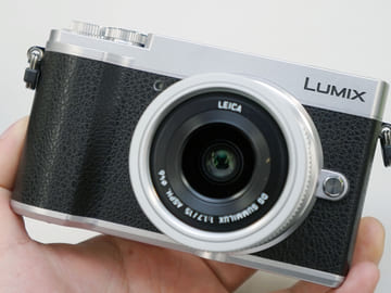 パナソニック、4K/30p対応、連写やモノクロも進化したミラーレス