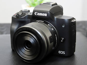 キヤノン、4K動画も撮れるKiss初のミラーレス「EOS Kiss M」 - AV Watch