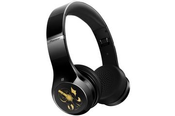 物語シリーズの「忍野忍」がパイオニアのヘッドフォンに - AV Watch