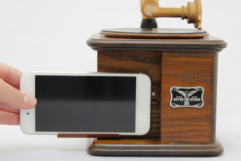 日本コロムビア、スマホの音を増幅する「インテリア蓄音器」 - AV Watch