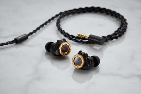 MADOO、「迫力あるライブ感を描写」する平面駆動ドライバーイヤフォン