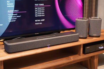 レビュー】デノン、小さな“最強サウンドバー”。驚きの「無線でリア追加