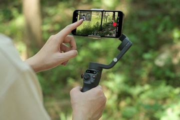 DJI、スマホ用ジンバル「OM 5」。延長ロッド内蔵で多彩な撮影 - AV Watch