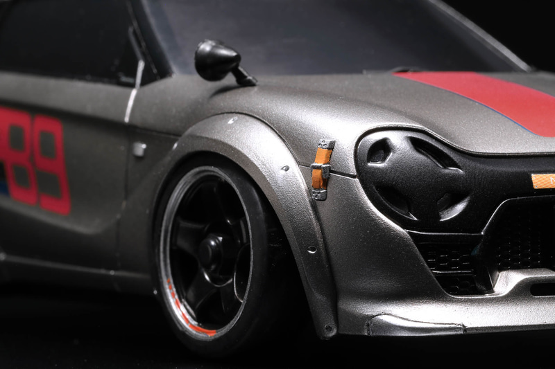 ホンダアクセス、京商とコラボした「ネオクラシックレーサー」モデルの