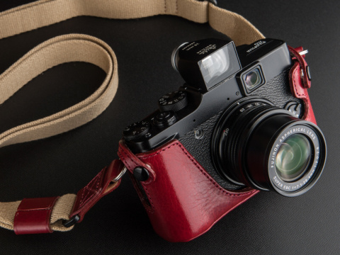 デジカメドレスアップ主義：X10レザーケースセレクション - デジカメ