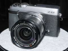 富士フイルム「X-E2」「X-A1」「XQ1」の発表会レポート - デジカメ