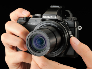 オリンパス、ズーム全域F2.8の高倍率高級コンパクト - デジカメ Watch