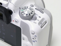 写真で見るキヤノンEOS Kiss X7ホワイト - デジカメ Watch Watch