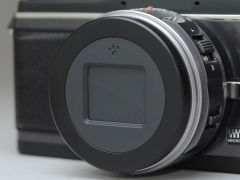 LUMIX G PZ 14-42mm」と「EF-M 22mm」に対応した自動開閉キャップ
