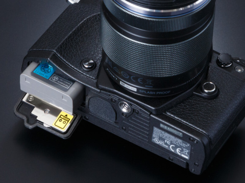 新製品レビュー：OLYMPUS OM-D E-M5 Mark II（外観・機能編