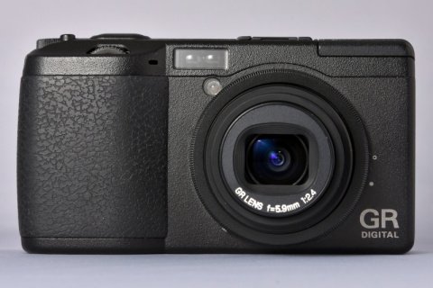オールド&ニュー「名機のアルバム」：リコー「GR DIGITAL」（2005年