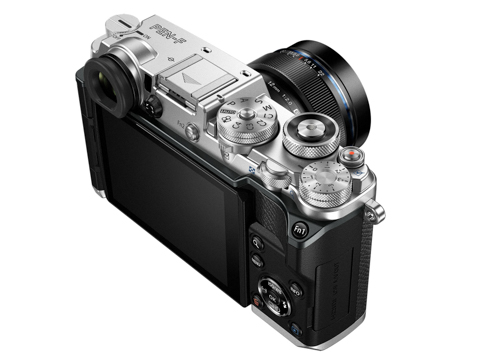 フィルムカメラ風の高品位ミラーレス「OLYMPUS PEN-F」 - デジカメ