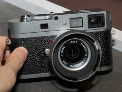 ライカ銀座店、10周年記念の「ライカM-Pチタン」を発売 - デジカメ Watch