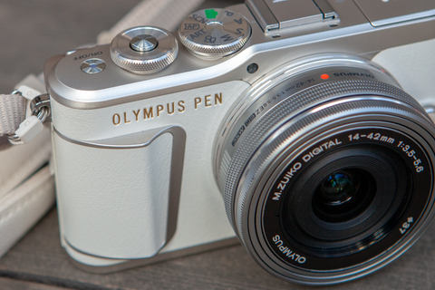 新製品レビュー：春の自撮りデジカメ特集（その1）上品なボディに機能