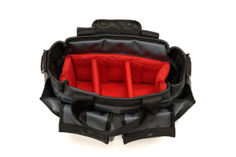 ARTISAN&ARTISTのカメラバッグに新色「クールグレー」が追加