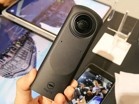 1型センサー+新レンズで高性能化した360度カメラ「RICOH THETA Z1