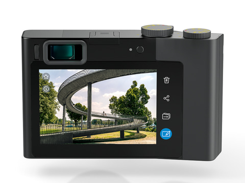 Lightroom内蔵カメラ「ZEISS ZX1」が海外で発売に - デジカメ Watch