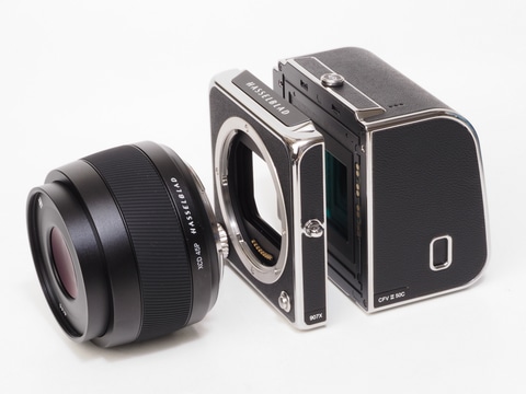 赤城耕一の「アカギカメラ」 第11回：ハッセルブラッドCFV II 50Cに