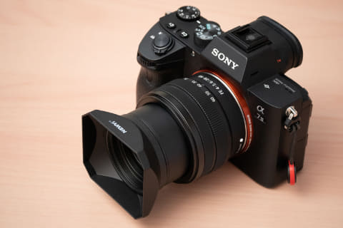 ミニレポート：ソニー標準ズーム「FE 28-60mm F4-5.6」のレンズ保護や