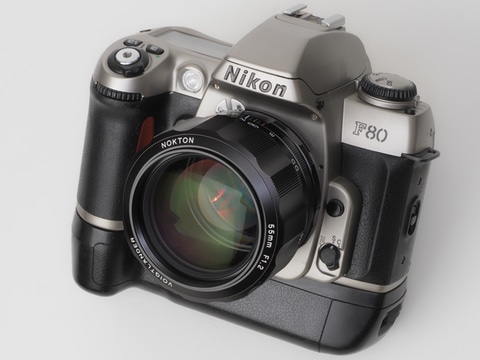 赤城耕一の「アカギカメラ」 第70回：“ガチャガチャ”できる最新レンズ