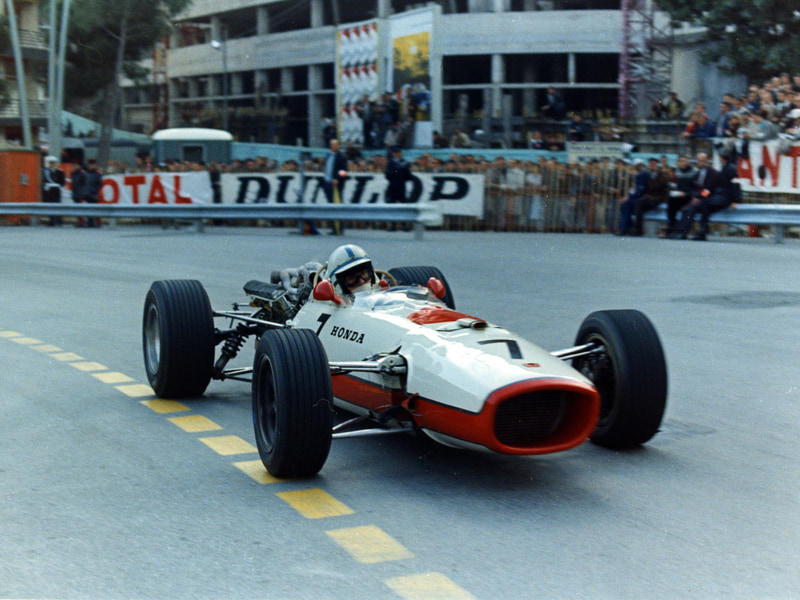 富士モータースポーツミュージアムで車両入替え。1968年日本GP優勝の