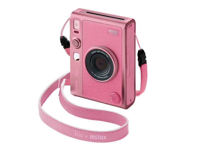 チェキ「instax mini Evo」にピンクの特別カラー - デジカメ Watch