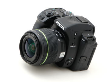 PENTAX KFに新色が登場、数量限定でPeak Designのストラップが付属する