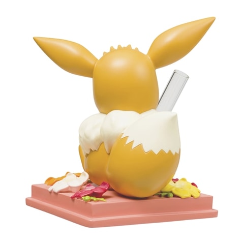 ピカチュウやイーブイたちが一輪の花を持っているように見せる