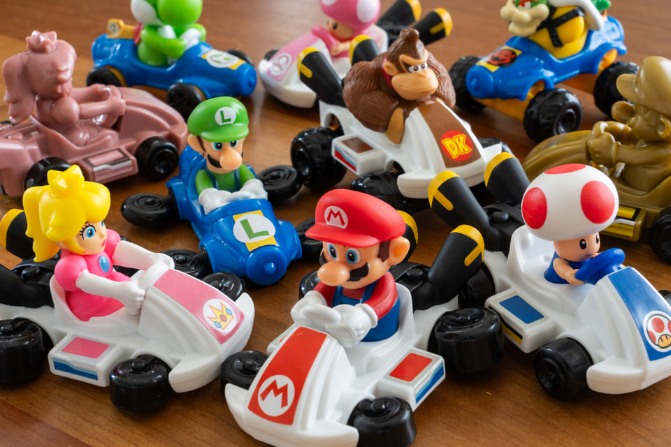 マクドナルド、ハッピーセット「マリオカート」自分でデコって走らせ