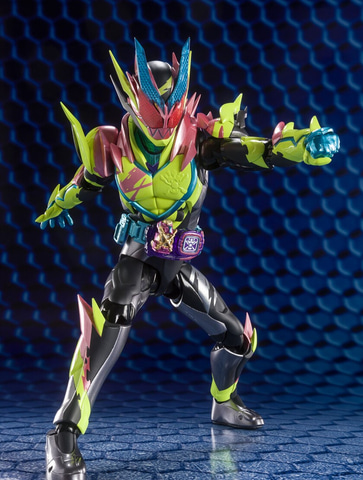 Come on！サンダーゲイル GO！” 「仮面ライダーリバイス」がフィギュア
