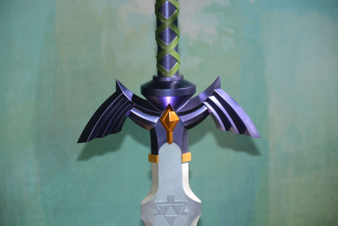 PROPLICA ゼルダの伝説 マスターソード」、リンクが持つ伝説の剣を手に