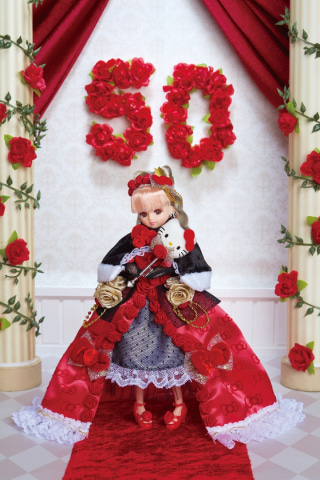 ハローキティ50周年 プレミアムリカちゃん」予約開始！ 50個のバラの