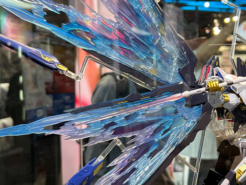 激突する2つの光の翼！ 「METAL BUILDストライクフリーダム