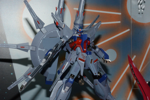 ドラグーンをつけた状態での可動にも期待！ 「METAL ROBOT魂