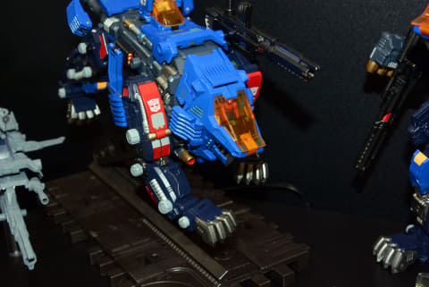 ゾイド、トランスフォーマー、ダイアクロンが融合した「SHIELD-D-PRIME