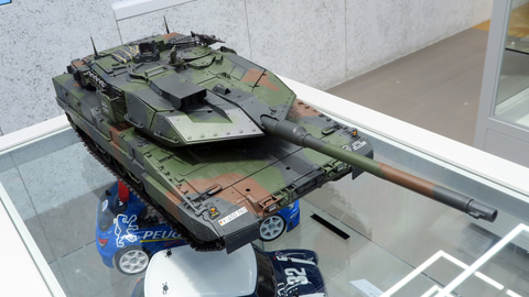 特別企画】「1/16RC ドイツ連邦軍主力戦車 レオパルト2 A7V フル
