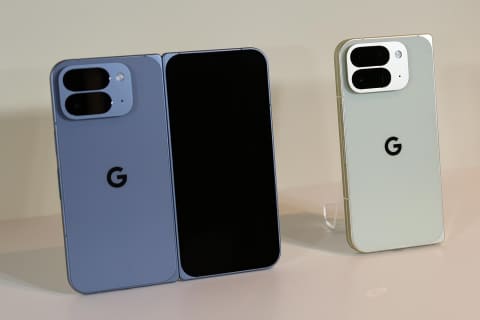 耐久性2倍になった折りたたみスマホ「Google Pixel 10 Pro Fold