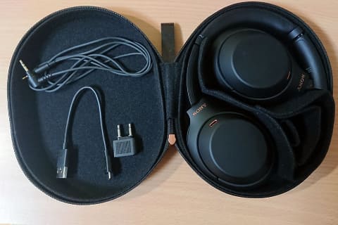 子供が騒ぐ家でも集中できるよう、ソニーのノイズキャンセリング