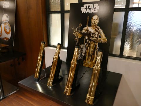 シャーク、スター・ウォーズデザインのハンディクリーナーを日本限定で