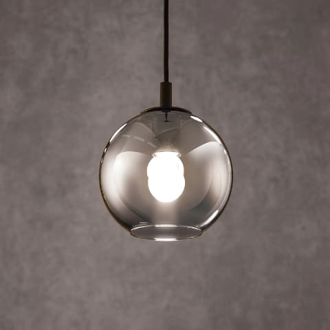 ニトリ、シンプルな丸いガラスシェードを採用したペンダントライト