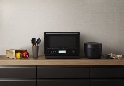 シャープ、3品同時に作れるシンプル家電シリーズのオーブンレンジ