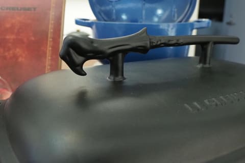 ル・クルーゼとハリー・ポッターがコラボ! 魔法のココット、杖のような