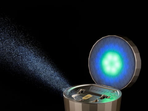 ヤーマン、手持ちの化粧水がミストになる美顔器スチーマー「フォトケア